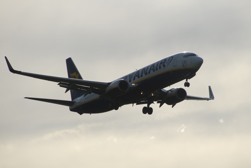 B738 Ryanair, approach L07